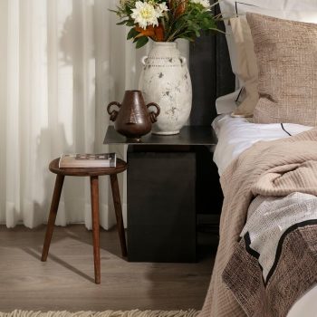 שידת צד מיטה שולחן ברזל גולמי