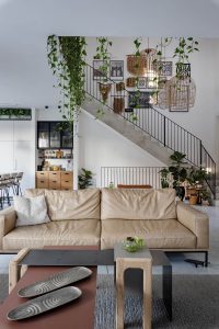 סט שולחנות סלון מודולרי דגם טל מיקס סטודיו נושקה - שילוב עץ וברזל צבעוני