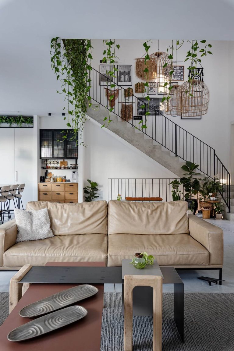 סט שולחנות סלון מודולרי דגם טל מיקס סטודיו נושקה - שילוב עץ וברזל צבעוני